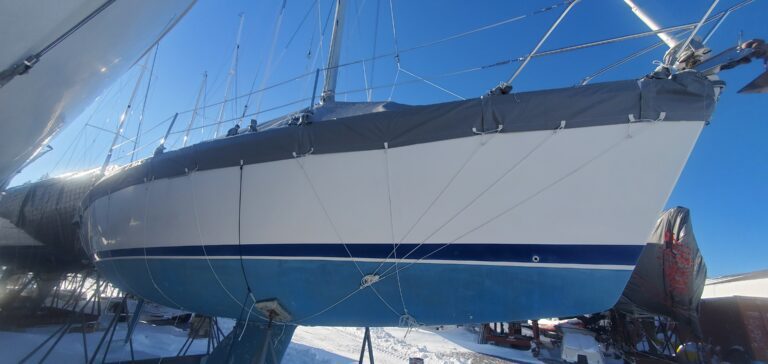 Catalina 320 - Boom Tent Winter Cover - Image 3