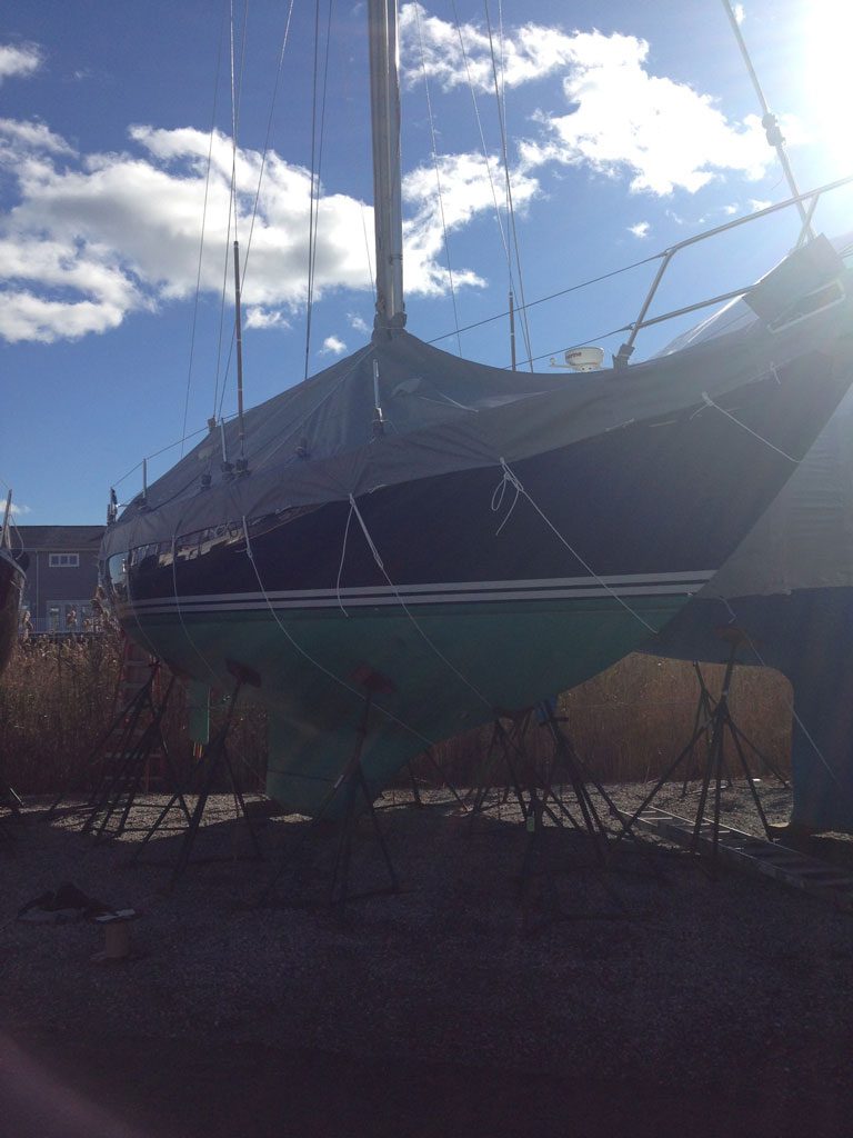 Camper and Nicholson 35 - Winter Cover