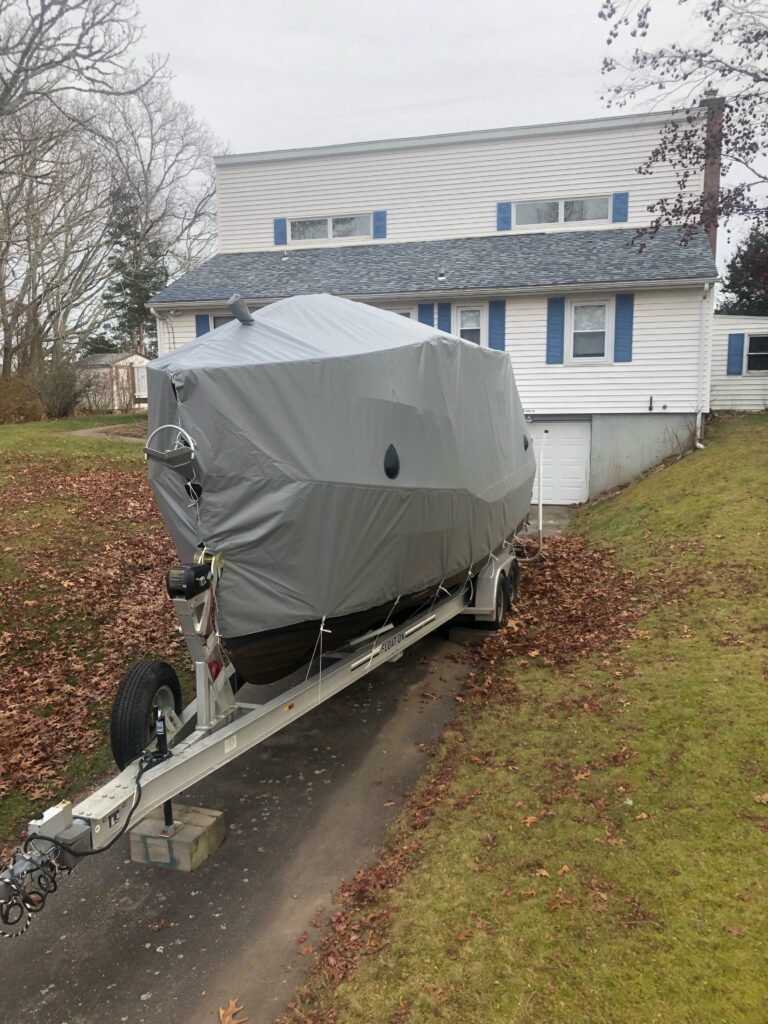 Ranger Tug 27 Powerboat - Winter Cover